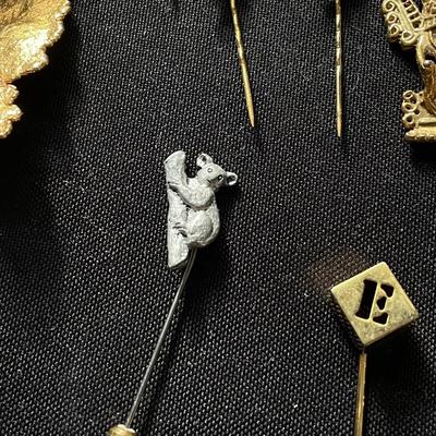 Fashion Accessories incl Hat Pins, Buckles & Brooches (DR-SS)