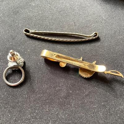 Fashion Accessories incl Hat Pins, Buckles & Brooches (DR-SS)