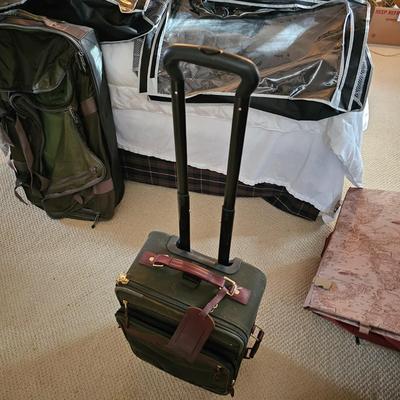 Variety of Luggage Items  (UB-JS)
