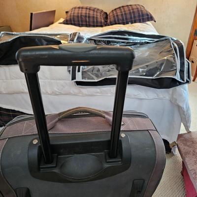 Variety of Luggage Items  (UB-JS)