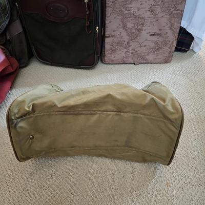 Variety of Luggage Items  (UB-JS)