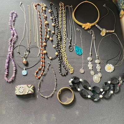 Fashionable Necklaces w/ Stones & More (DR-SS)