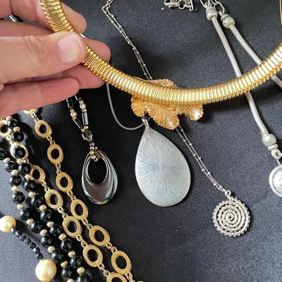 Fashionable Necklaces w/ Stones & More (DR-SS)