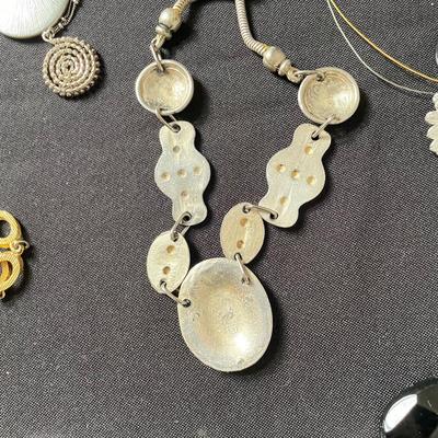 Fashionable Necklaces w/ Stones & More (DR-SS)