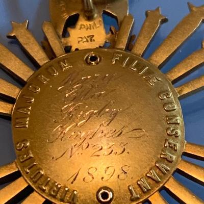 c.1898 Massachusetts Colonial Dames of America Gold Pin Membership Badge