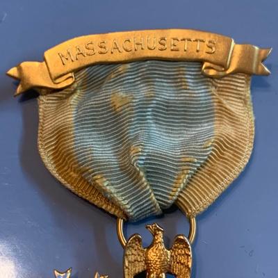 c.1898 Massachusetts Colonial Dames of America Gold Pin Membership Badge