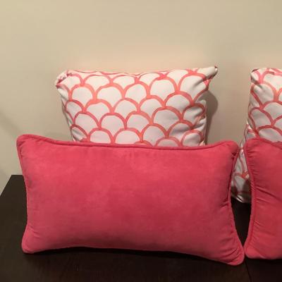 321 Lot of 4 Pink Suede and Pink Scallop Designed Pillows