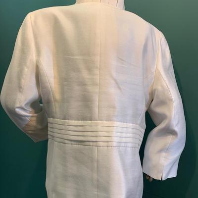 Chic Sophistication: Kasper White Ruffle