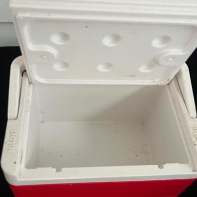 Igloo Coolers & Folding Chairs (BP-MG)