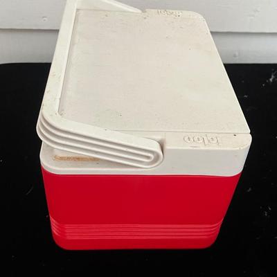 Igloo Coolers & Folding Chairs (BP-MG)