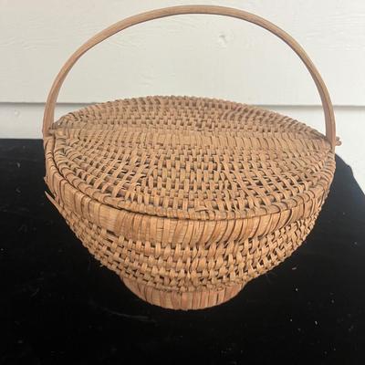 Basket Collection Including One Wood Handled Basket (BP-MG)