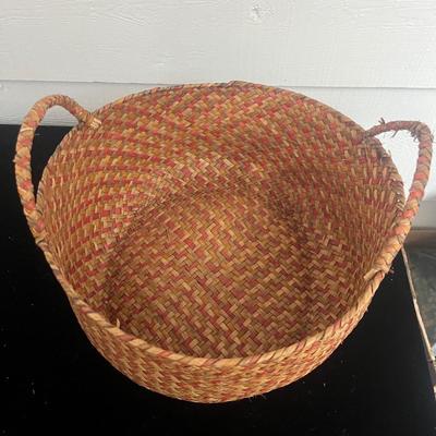 Basket Collection Including One Wood Handled Basket (BP-MG)