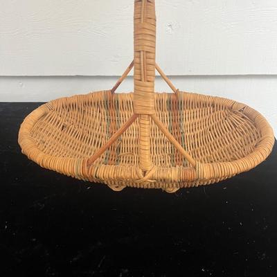Basket Collection Including One Wood Handled Basket (BP-MG)