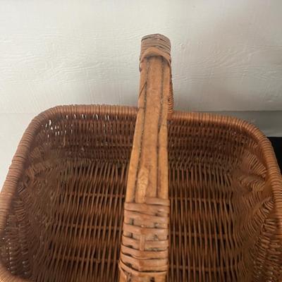 Basket Collection Including One Wood Handled Basket (BP-MG)