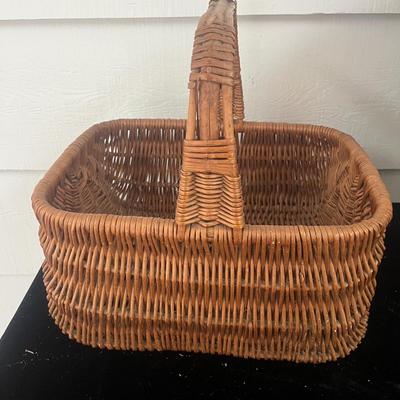 Basket Collection Including One Wood Handled Basket (BP-MG)