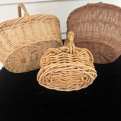 Woven Animals & Woven Baskets (BP-MG)