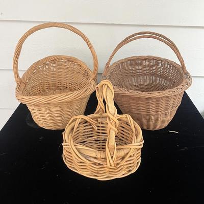 Woven Animals & Woven Baskets (BP-MG)