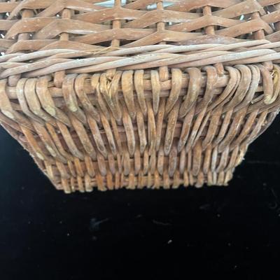 Woven Animals & Woven Baskets (BP-MG)