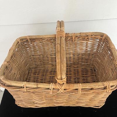 Woven Animals & Woven Baskets (BP-MG)
