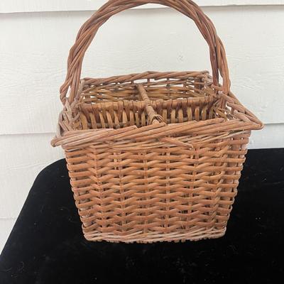 Woven Animals & Woven Baskets (BP-MG)