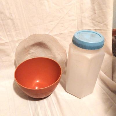 FOOD STORAGE CONTAINERS -TUPPERWARE CUPS-STRAINER LID AND BOWLS