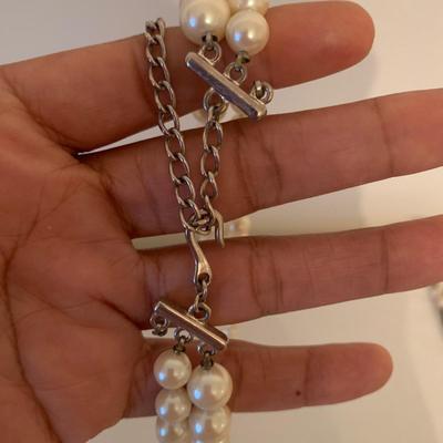 Selection of Pearl Necklaces (DR-KW)