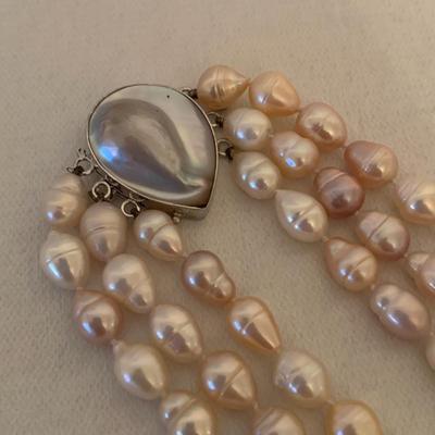 Selection of Pearl Necklaces (DR-KW)