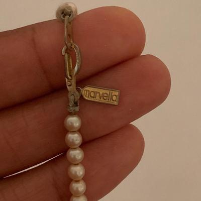 Selection of Pearl Necklaces (DR-KW)