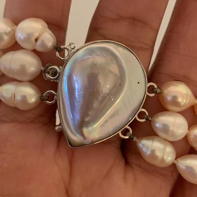 Selection of Pearl Necklaces (DR-KW)