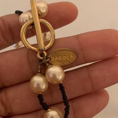 Selection of Pearl Necklaces (DR-KW)