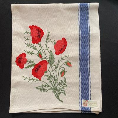 Large Collection of Table Linens (L-KW)