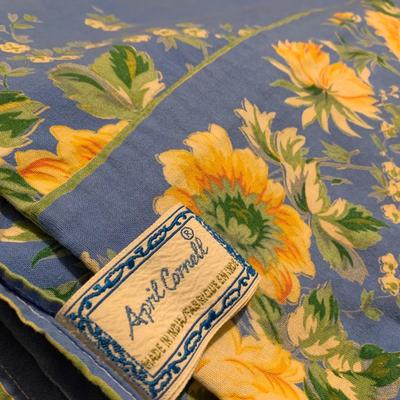 Large Collection of Table Linens (L-KW)