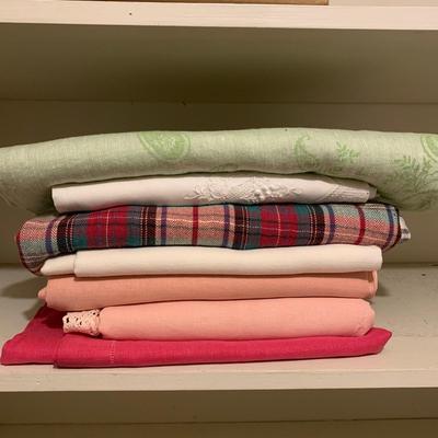 Large Collection of Table Linens (L-KW)