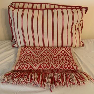 Large Collection of Table Linens (L-KW)