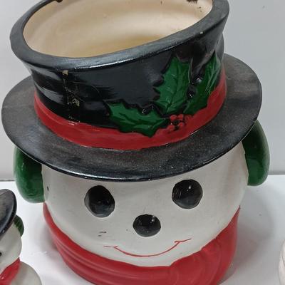 Snow man planter and Frosty figures
