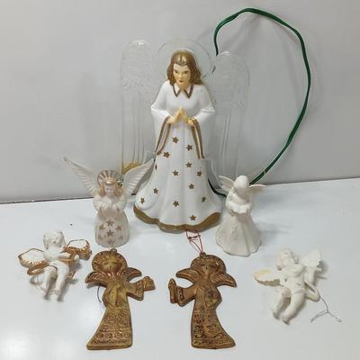 Vintage plastic light up angel with other plastic vintage angels Bradford angel