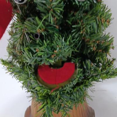 Gemmy Dancing Douglas Fir Sings and talks Opens eyes and lights up