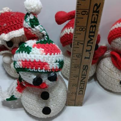 Snow Family like this Snow family! Knitted homemade snowmen in various conditions.