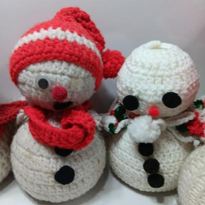 Snow Family like this Snow family! Knitted homemade snowmen in various conditions.