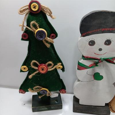 Cloth trees with Button decor, Think snow snowman vintage looking and a wooden snowman