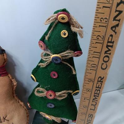 Cloth trees with Button decor, Think snow snowman vintage looking and a wooden snowman