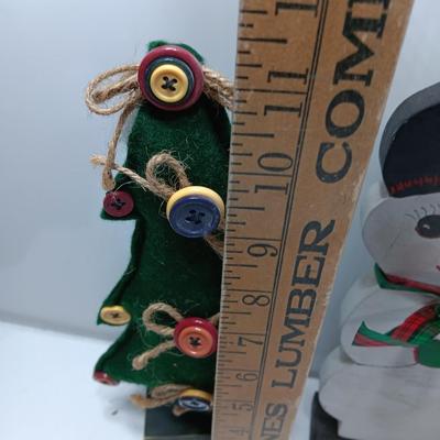 Cloth trees with Button decor, Think snow snowman vintage looking and a wooden snowman