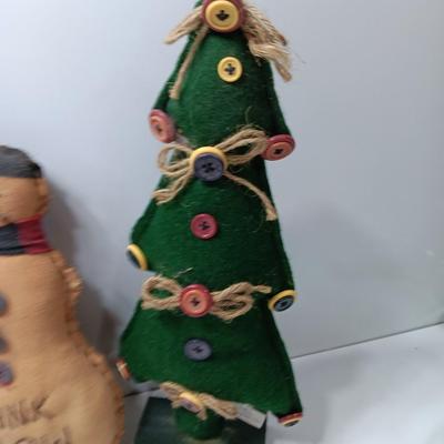 Cloth trees with Button decor, Think snow snowman vintage looking and a wooden snowman