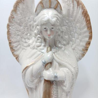 Large angel with glitter wings and two smaller angel figures