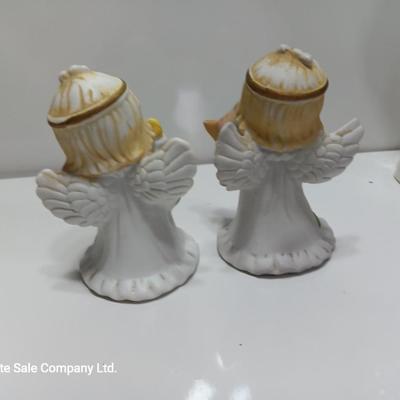 Large angel with glitter wings and two smaller angel figures