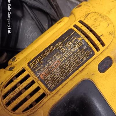 Dewalt DC759 1'2" VSR Cordless Drill with battteries and charger in case