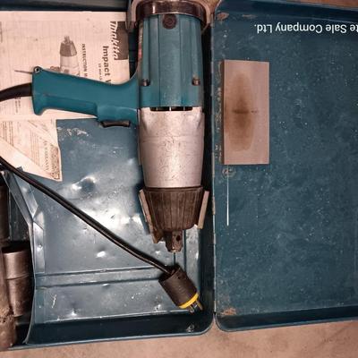Makita 3/4"  Impact wrench with case Model 6906