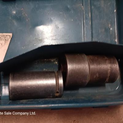 Makita 3/4"  Impact wrench with case Model 6906