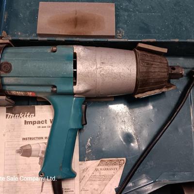 Makita 3/4"  Impact wrench with case Model 6906