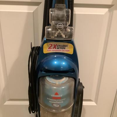 350 Bissell Cyclonic Bagless Vacuum